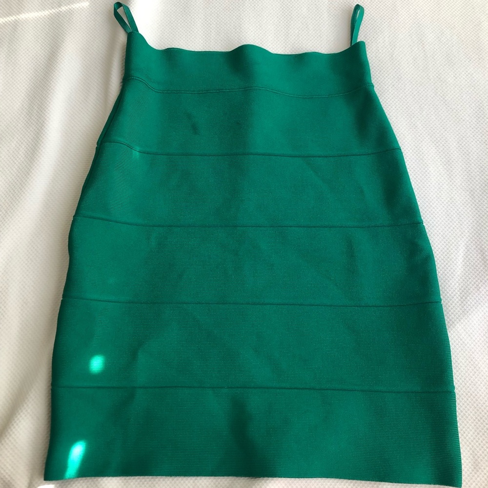 bcbgmaxazria green skirt